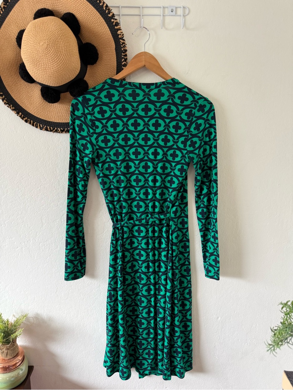 Boden Green Printed Wrap Dress Long Sleeve Viscose Blend Size 2 - Picture 3 of 13